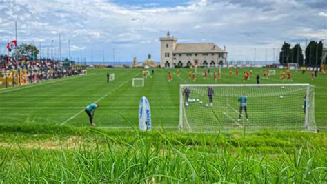 Allenamento A Porte Aperte Per Il Genoa Tanti I Tifosi A Pegli E