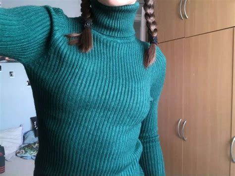 Pin By Brenda On Moda Ladies Turtleneck Sweaters Turtleneck Outfit