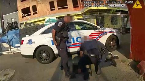 Dc Officer Put Knee On Mans Neck After Chase Over Drugs Police Nbc4