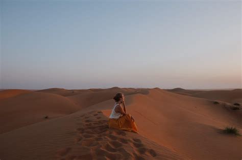 How to Visit the Wahiba Sands in Oman | Jana Meerman