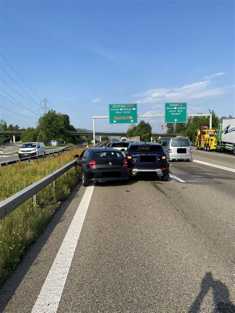 Kaiseraugst Ag Unfall Mit Vier Autos Auf Der A3