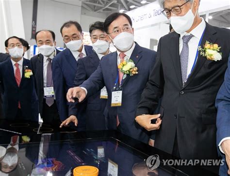 국제전자회로 및 실장산업전 참석한 정철동 Lg이노텍 사장 연합뉴스