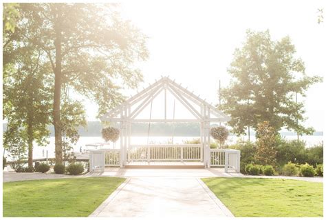 Waterfront Wedding Venue in Midlothian | RVA Wedding Photographer