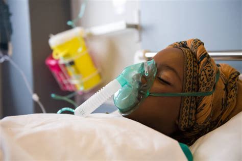 Oxygen Mask Icu Stock Photos, Pictures & Royalty-Free Images - iStock