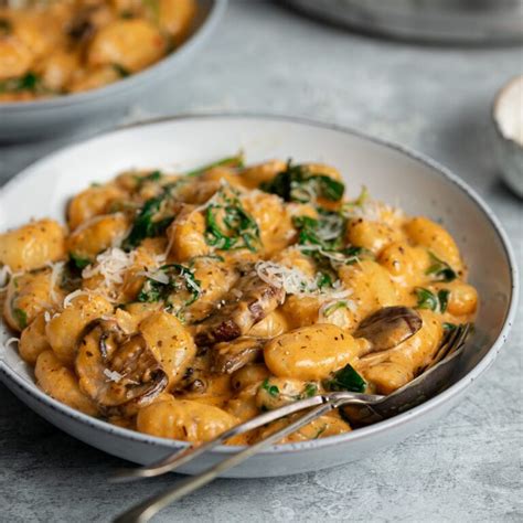 Creamy Spinach and Mushroom Gnocchi - The Last Food Blog