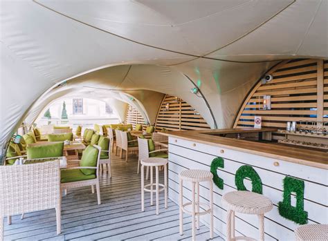 Restaurants outdoor seating / Restaurants with tents Outdoor restaurant ...