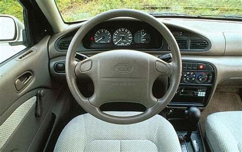 1995 Kia Sephia Pictures - 5 Photos | Edmunds