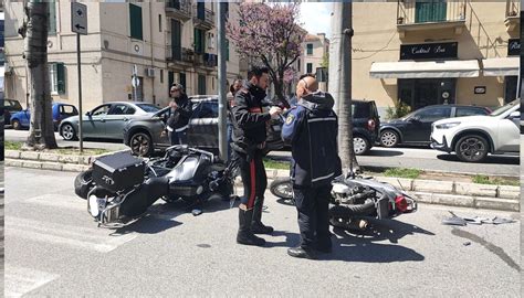 Messina Scontro Moto Scooter In Via La Farina Due Feriti Gazzetta