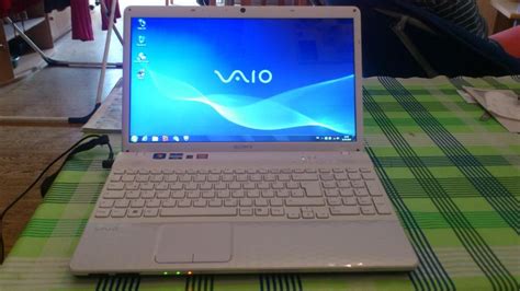 Sony Vaio PCG 71c11m Mit Mit Neuem Hochwertigem HD DIsplay 842385