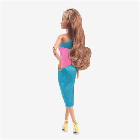 Barbie Signature Looks Posable Doll Petite Long Brunette Hair Docka