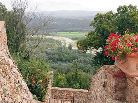 I Castelli Di Casenovole E Monte Antico Lungo La Leopoldina