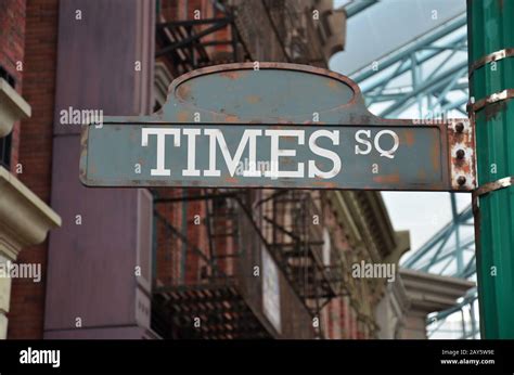 Image of a street sign for Times Square, New York Stock Photo - Alamy