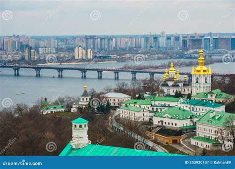 Vista Panorámica De Kiev Ucrania Imagen De Archivo Imagen De Ciudad