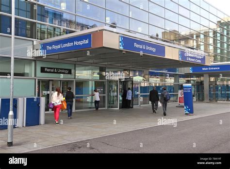 London Uk July 6 2016 People Enter Royal London Hospital In The Uk