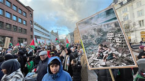 Stor demonstration i Aarhus TV2 Østjylland