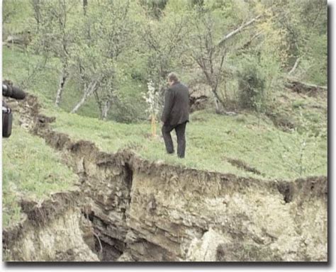 Video Alunec Ri De Teren N Apuseni Drumul Jude Ean Care Face