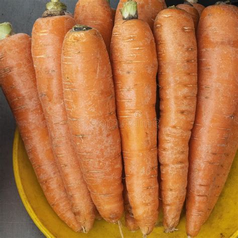 Vista Aproximada Das Cenouras De Laranja Frescas E Doces Fundo Textual