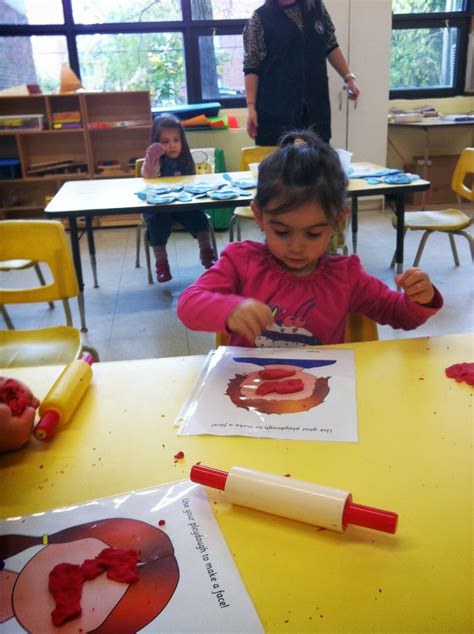 STB 2013: Making faces with playdough