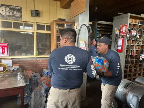 Distribuyen M S De Mil Botellas De Agua Para Combatientes De