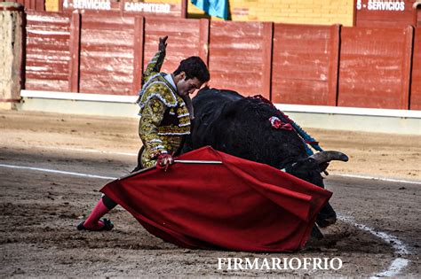 Fernando Adri N Arrollador Con Su Toreo Caro Y Poderoso Henares Al D A