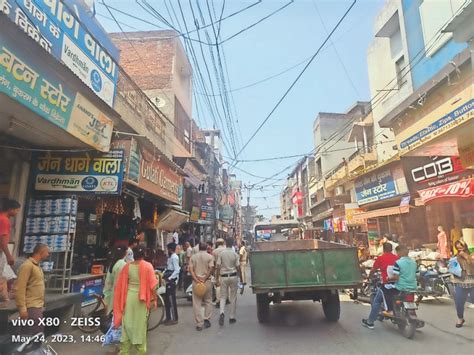 Goods Of Ten Encroaching Shopkeepers Seized बाजारों में अतिक्रमण पर निगम सख्त अतिक्रमण करने