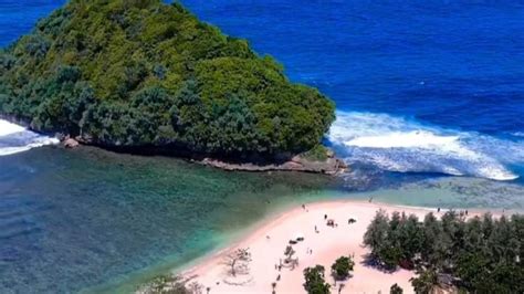 Pantai Tanjung Penyu Daya Tarik Lokasi Dan Harga