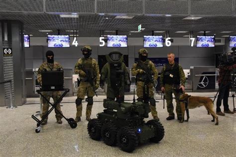 Nowy Antyterrorysta W Krak W Airport