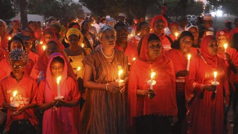 Nigeria Armee rettet von Boko Haram entführte Mädchen Video WELT