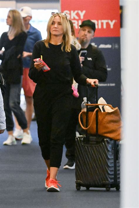 CAMERON DIAZ Arrives at JFK Airport in New York 06/18/2022 – HawtCelebs