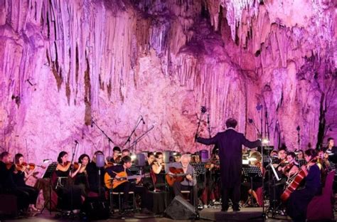 Fallece El Guitarrista Manolo Sanlúcar Figura Del Flamenco Del Siglo