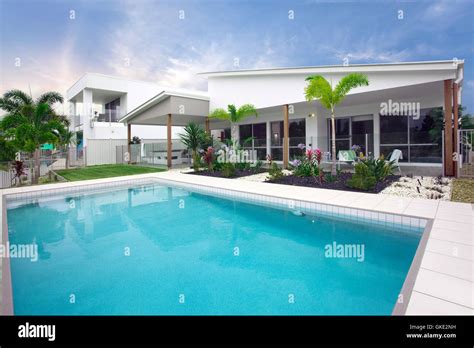 Modern townhouse exterior Stock Photo - Alamy