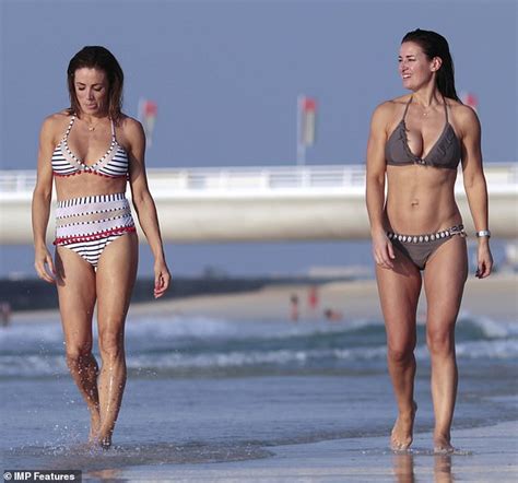 Hot Sexy Kirsty Gallacher Bikini Pics