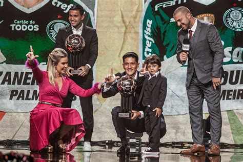 Cano E Andr Recebem O Pr Mio Bola De Prata Fluminense Football Club