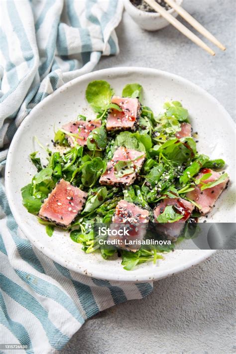 Japanese Sliced Grilled Tuna Steak Salad With Sesame And Suace Close Up