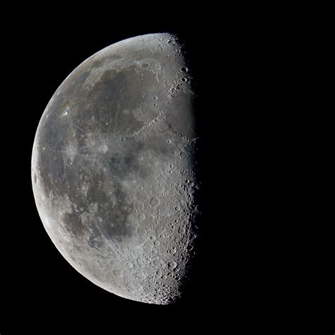 moon waning crescent     bad astrophotography