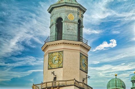 Plaza Del Mercado Viejo En Poznan Polonia Foto Premium