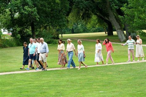 La Famille Royale Grecque Rejoint La Famille Royale Danoise Au Ch Teau