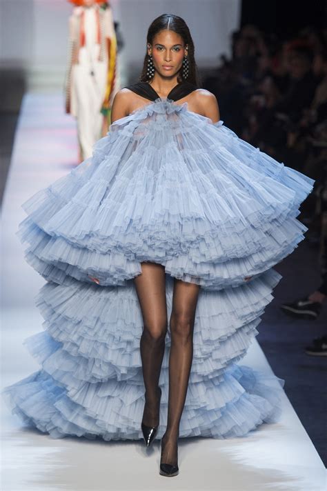 Haute Couture Jean Paul Gaultier printemps-été 2019 : plongée en eaux troubles | Robe de mariée ...