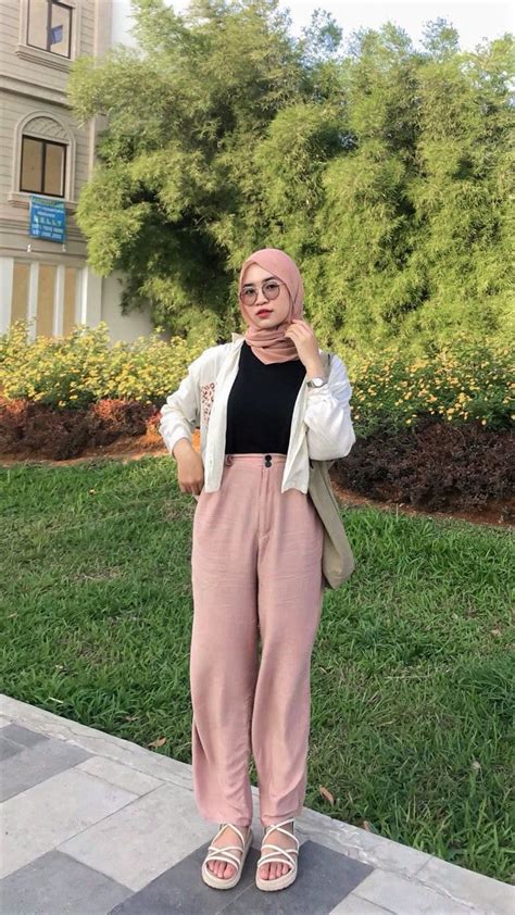 Pin Oleh Ootd Hijab Indonesia Di Ootd Hijab Casual Perlengkapan Hijab