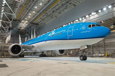 New Boeing 777-300