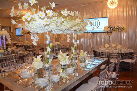 Beautiful gala centerpieces | Gala centerpieces, Centerpieces, Table ...