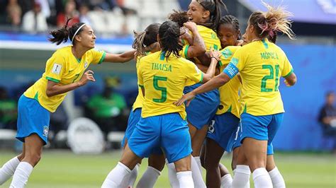 Cbn A Rádio Que Toca Notícia Seleção Brasileira Vence A Jamaica Por