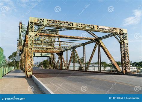 Cantilever Bridge Under Construction Stock Photography | CartoonDealer ...