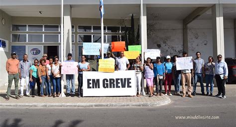 Trabalhadores do IMar em greve concentram se em frente ao Ministério do