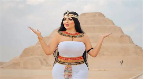 Egyptian Model Salma Al Shimi Arrested For ‘indecent Photoshoot In Front Of Pyramid The