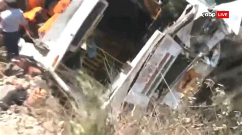 Jammu Bus Accident जम्मू में बड़ा हादसा 150 फीट गहरी खाई में गिरी बस