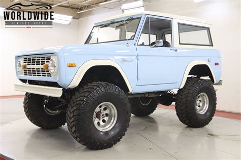 Top 300 + ford bronco baby blue