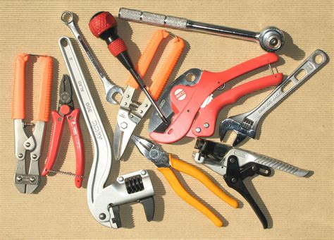 Hand Tool Safety | OSHA Safety Manuals