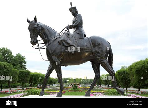 Queen Elizabeth II statue in Regina, Canada Stock Photo - Alamy