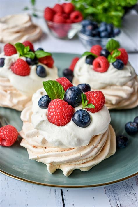 Mini Pavlovas With Fresh Berries Ursalicious